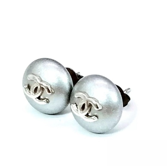🥹RARE AUTHENTIC 2004 VINTAGE CHANEL EARRINGS!!!!!!!! - Picture 1 of 12